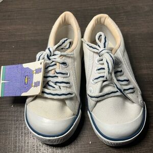 Vintage OshKosh B'gosh White and Navy Kids Sneakers